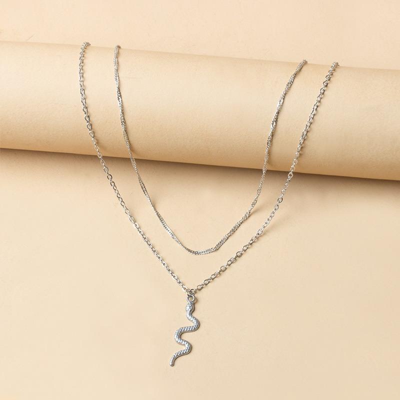Multi-layer snake necklace jewelry pendant versatile niche alloy women's collarbone chain snake chain