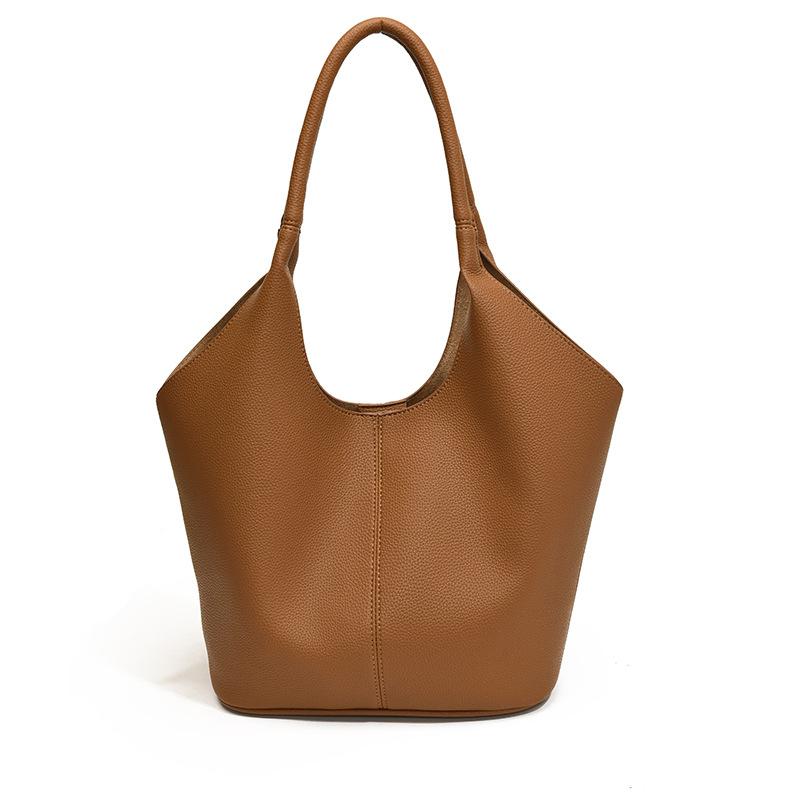 

Niche minimalist tote bag textured soft leather new large-capacity commuting single shoulder underarm large bag fashionable bucket bag коричневый
