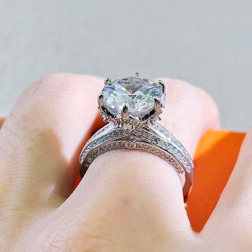 Luxury Imitation 5-Carat Zircon Ring Full Of Diamonds, Pigeon Eggs, Large Carat Women'S Diamond Women'S Ring.