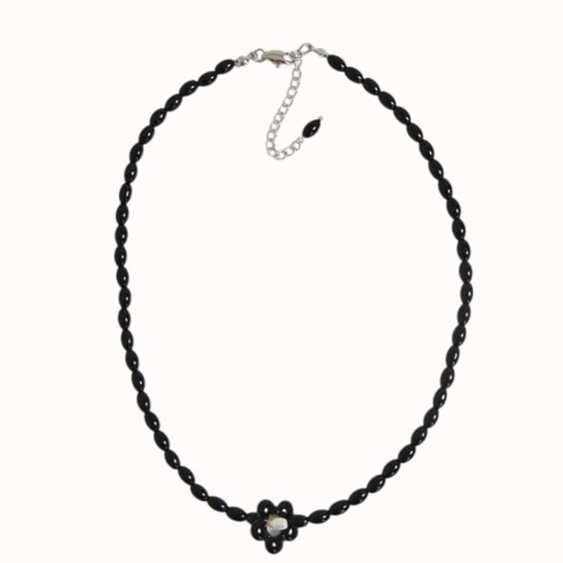 

objet213 Black & Flower Necklace 3. Black Flower