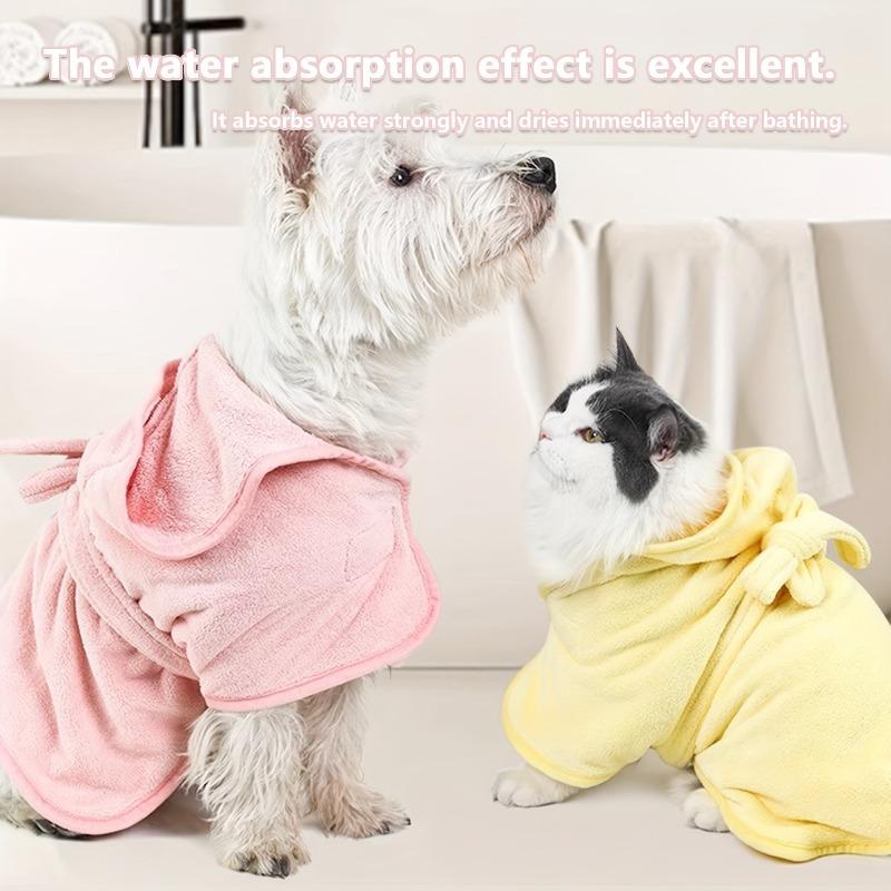 Super absorbent pet bathrobe, quick-dry and soft. All-season use for small dogs and cats with secure closure