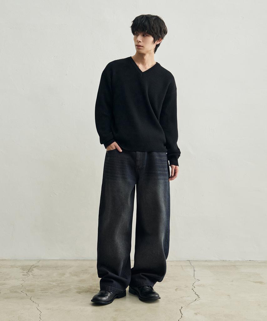 ROTEMBER Ribbed V-Neck Crop Knit [Black]