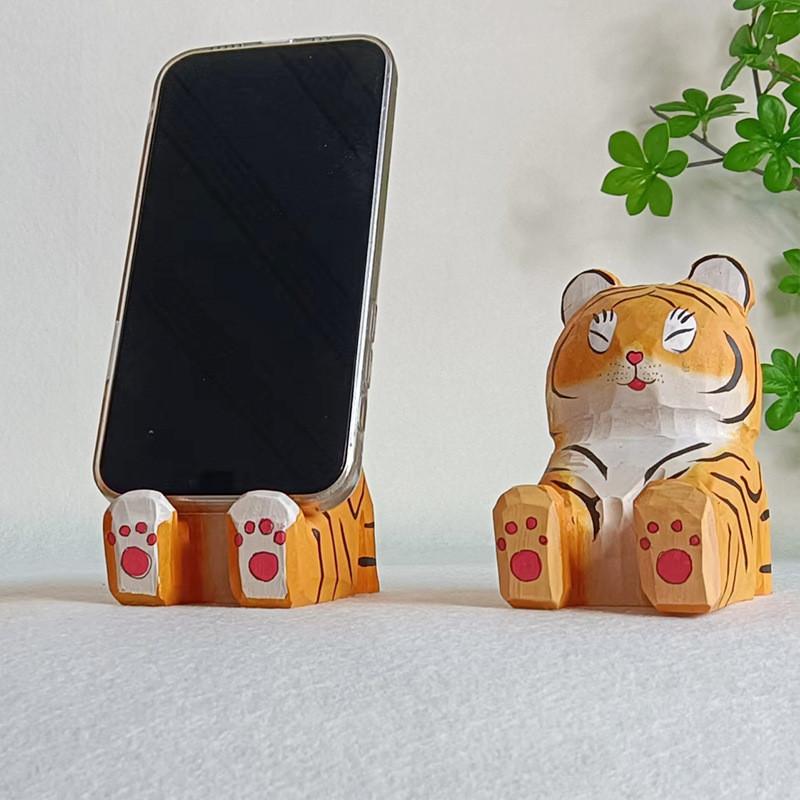 Wooden Handcrafted Tiger Phone Stand With Carving For Home Office And Gift Giving