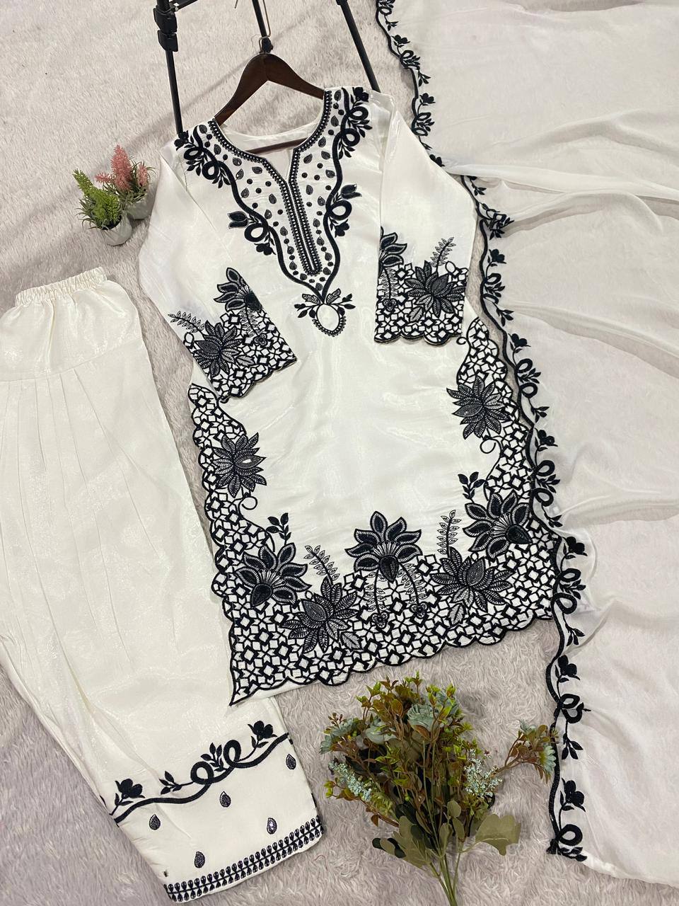 The Nimrat Cutwork Shalwar Suit Set M