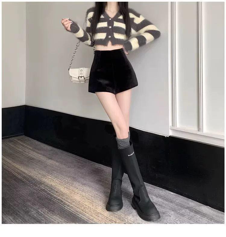 Women's Petite High-Waist Black Velvet Shorts - Autumn/Winter 2025 Collection