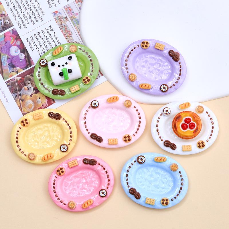 Duży Wielokolorowy Zestaw Ozdób Kreskówkowych DIY z Żywicy