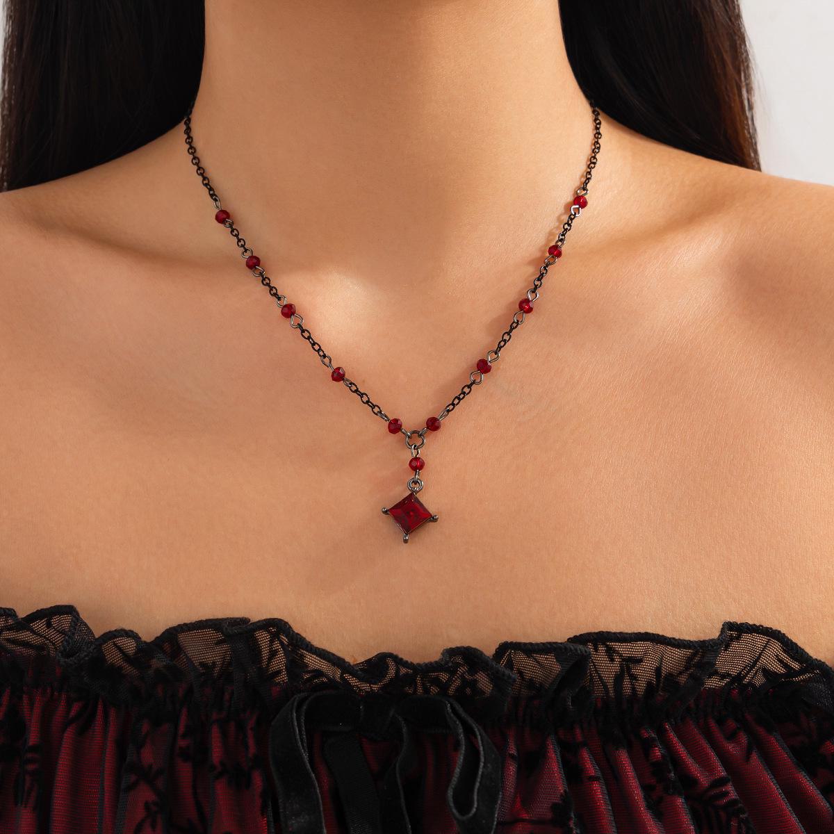 

Ожерелье с подвеской в виде европейского и американского креста - темная сплавная цепочка на ключицу для украшений на Хэллоуин