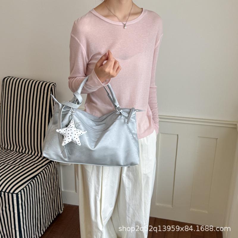 Summer sweet and cool fashionable gold underarm bag women's new large-capacity lazy style casual versatile messenger bag