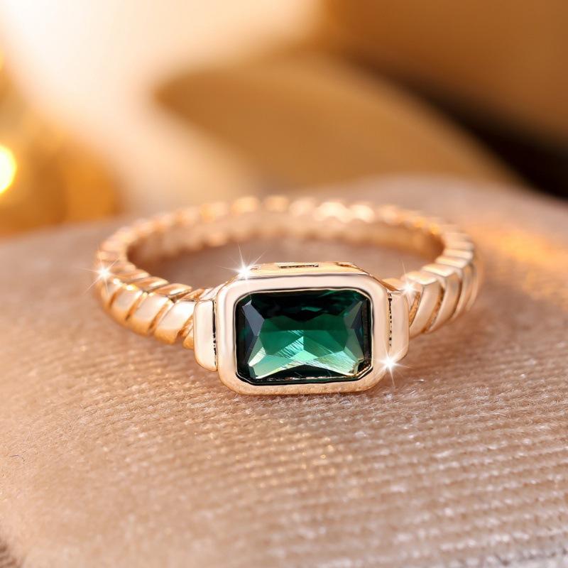 New square K gold green diamond ring simple personality niche elegant ring ring batch