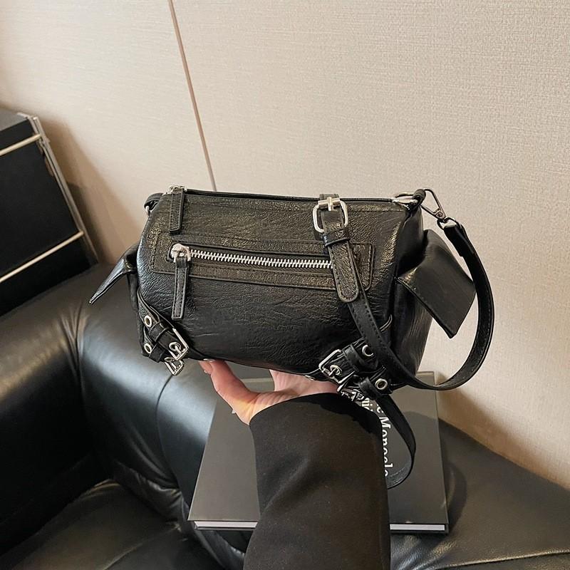 IELGY Large-Capacity Fashionable Shoulder Messenger Bag Retro All-Match Pillow Bag