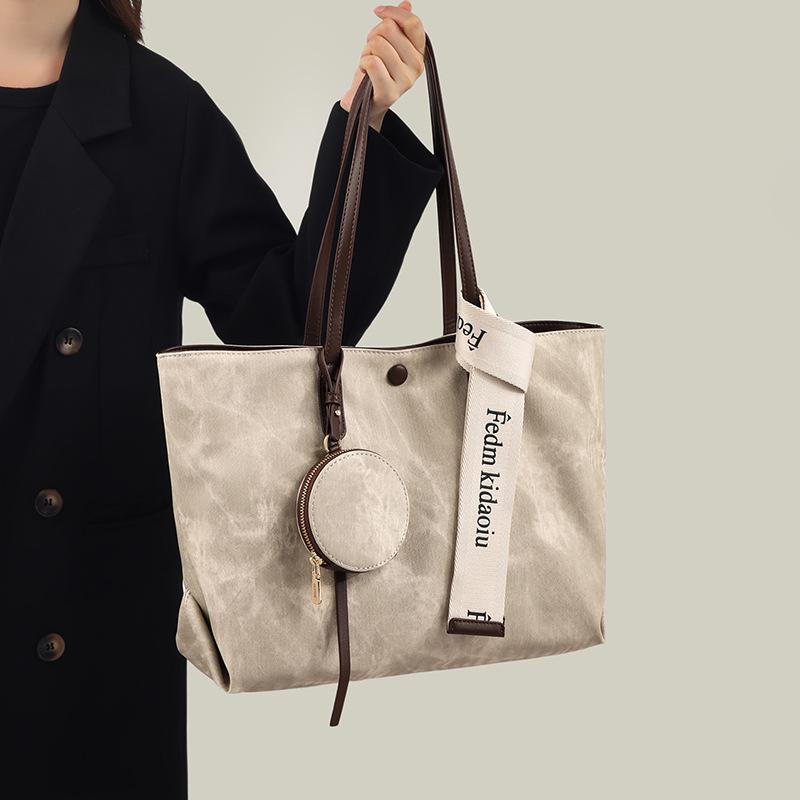 Tote Bag Women's 2025 New Women's Bag Large Capacity Shoulder Bag College Student Commuting Underarm Bag