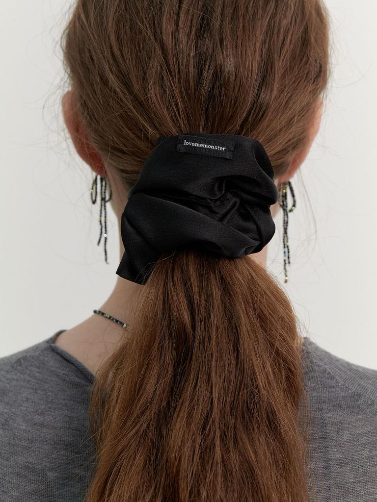 Love Me Monster Essential Satin Scrunchy M (L241Mha060)