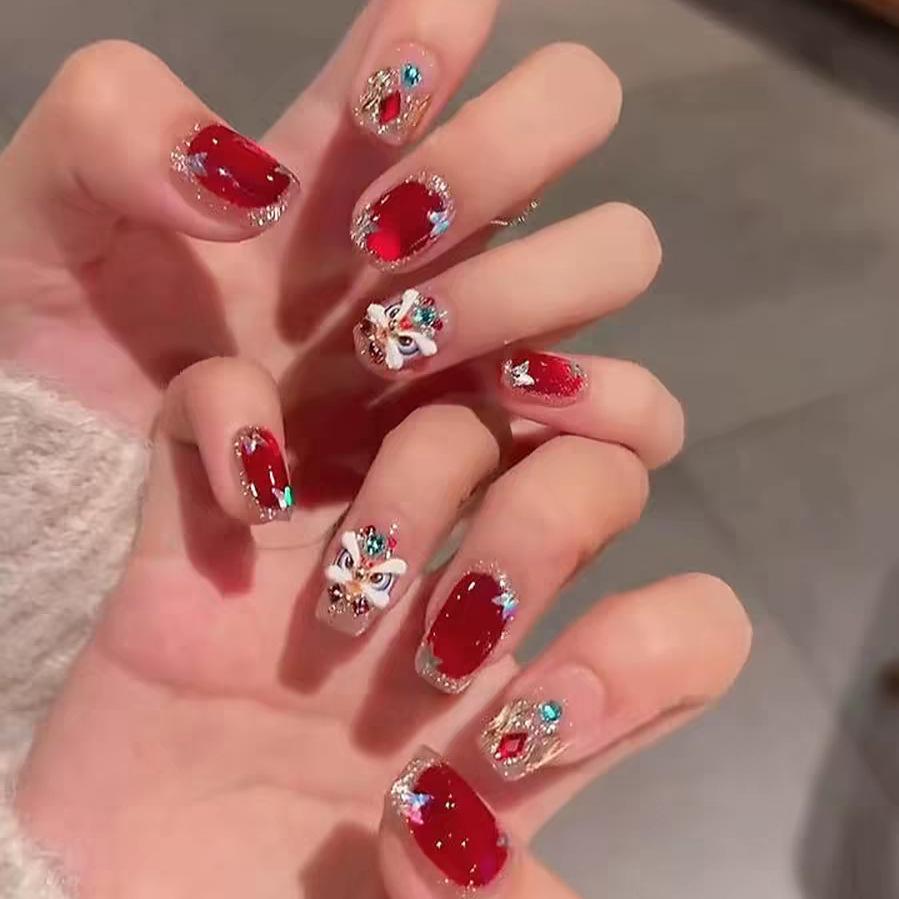 2026 New Year Wearable Lion Dance Cat Eye Manicure: Handmade Removable False Fingernail Stickers.