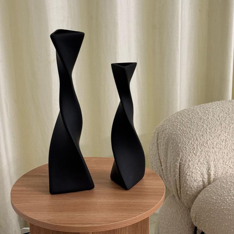 Nordic Vases Ceramics Modern Flower Vase Creative Luxury Flower Bottle Design Minimalist Living Room Flowerpot Home Furniture