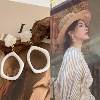 Irregulares Acrylic Earrings Stud Women White Geometric Style Cute Drop Earrings  Fashion Jewelry