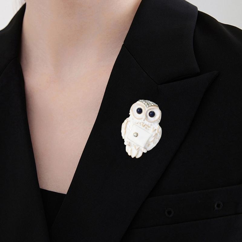 Stylish Owl Shaped Brooch Zinc Alloy Badge Pin Lightweight Comfortable Wear Chest Jewelry Accessory For Daily Wear