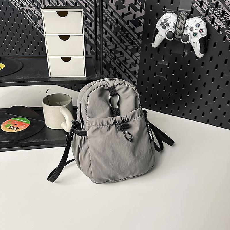 Niche fashion is popular this year, casual pleated drawstring sports shoulder messenger bag 2025 new trendy small square bag