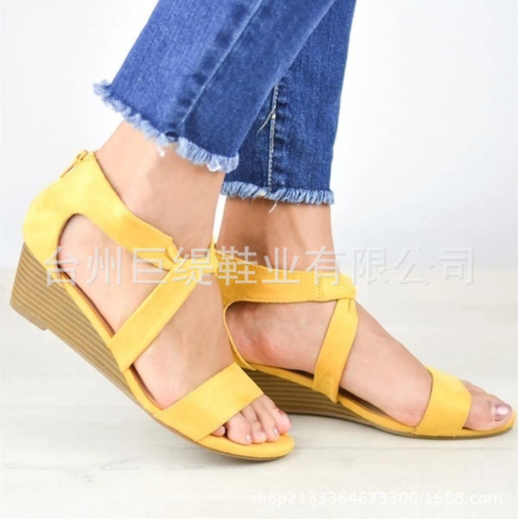 

Giant Ti perennial spot 2020 new wish Roman style foreign trade large size women s slope heel flat sandals 35 жовтий