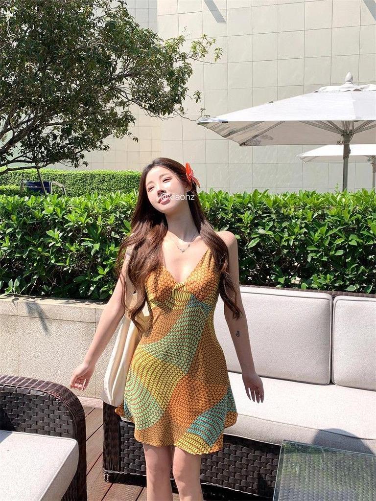 Retro Vacation Spaghetti Strap Deep V-Neck Color Block Slimming Dress