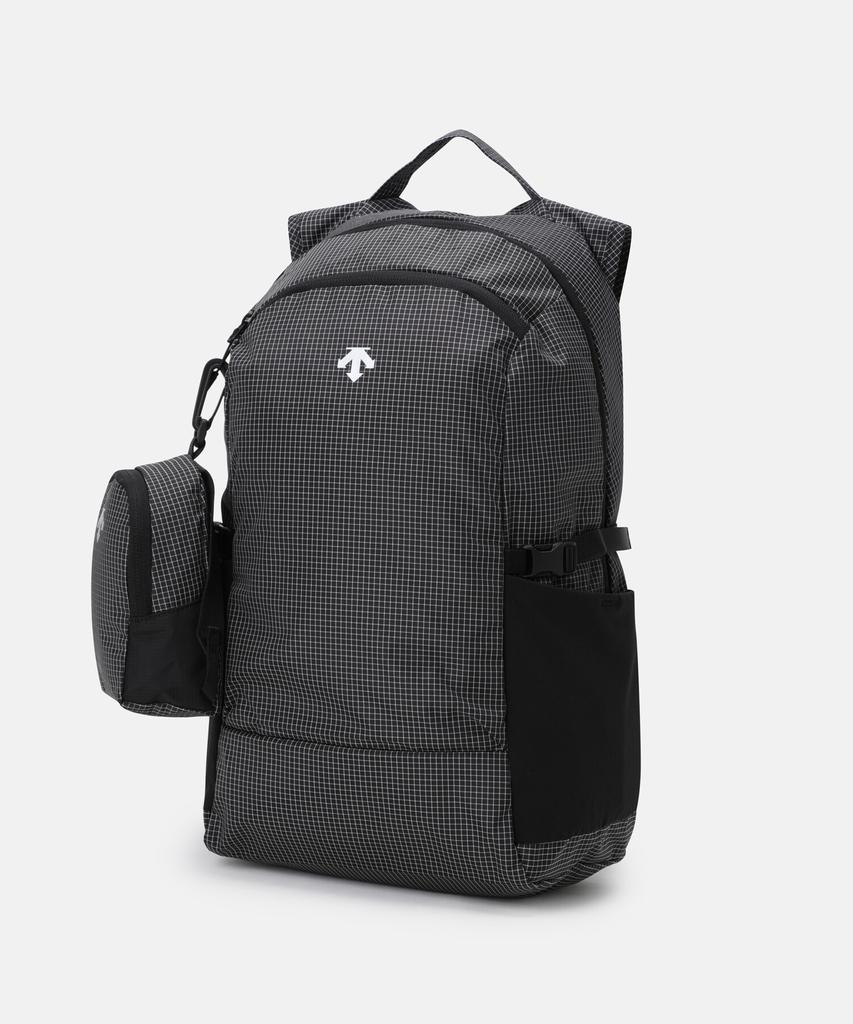 Descente Lightweight Rip Backpack (19L With Pouch) Black Type B Sr323Ubp71