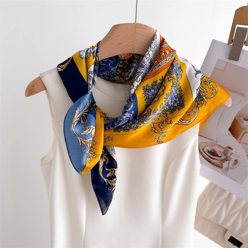 Retro Elegant Rhyme Printing Silk Scarf Square Scarf High-End Shawl Versatile Neck Small Square Scarf Headscarf