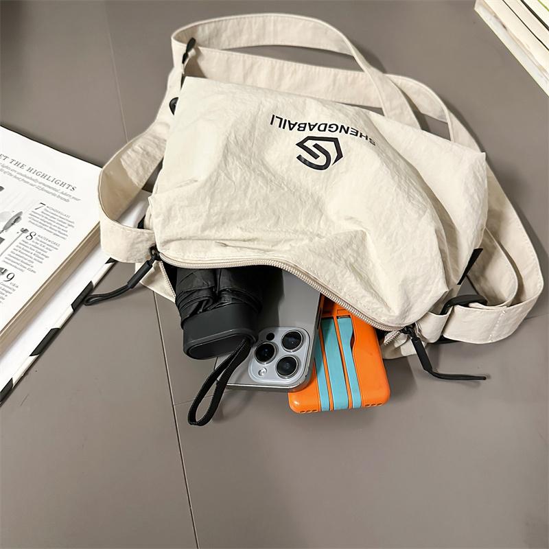 Large Capacity Shoulder Bag Commuter Crossbody Bag