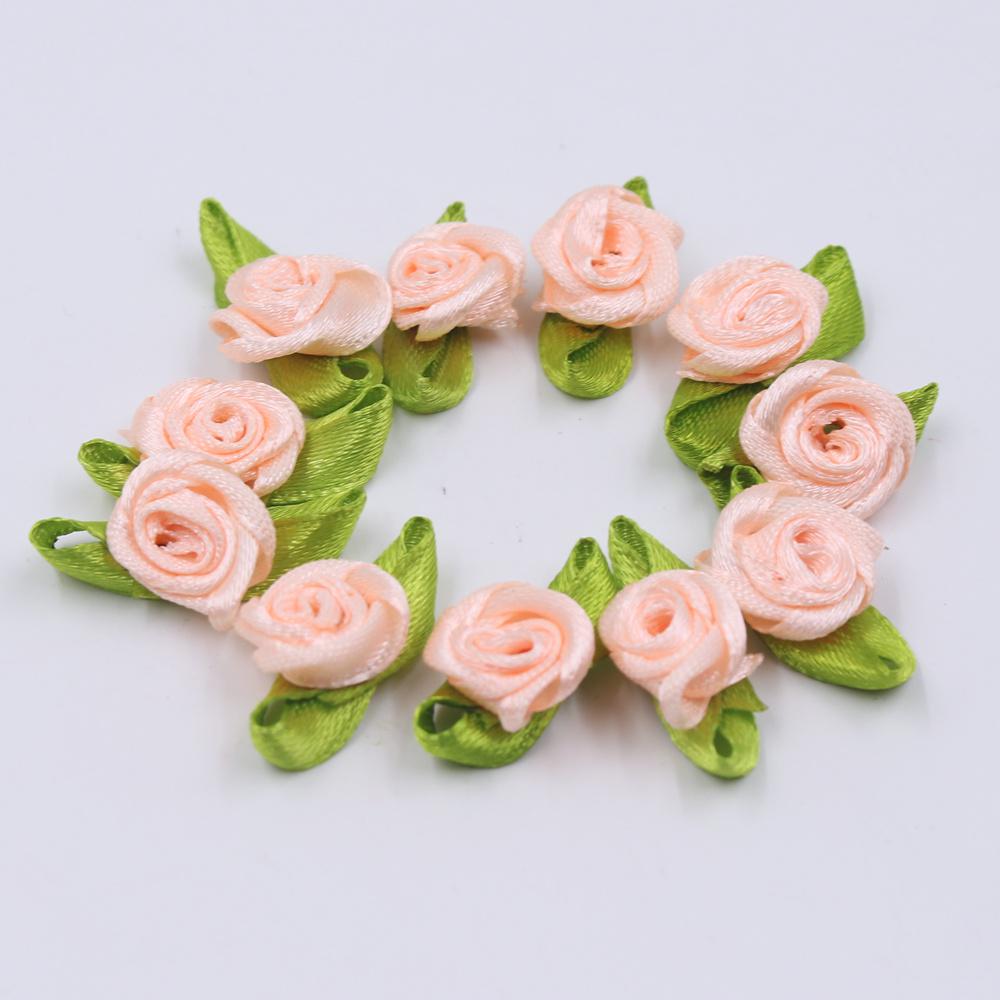 50 szt. Mini Satynowe Kwiatki ze Wstążki Jedwabna Główka Róży Wstążka DIY Ślubne Kokardy Aplikacje Rękodzieło Szycie Dodatki do Odzieży Dekoracje