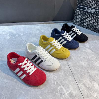 Yumuşak deri retro Alman antrenman ayakkabıları kadın ilkbahar 2025 yeni düz tabanlı Forrest Gump ayakkabıları spor ayakkabıları yumuşak tabanlı günlük tek ayakkabı