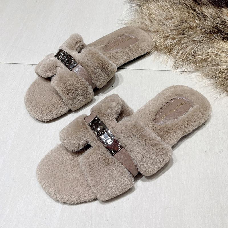 Internet celebrity fluffy slippers women wear 2025 autumn and winter new thick bottom one-word drag small fragrant trend plush slippers