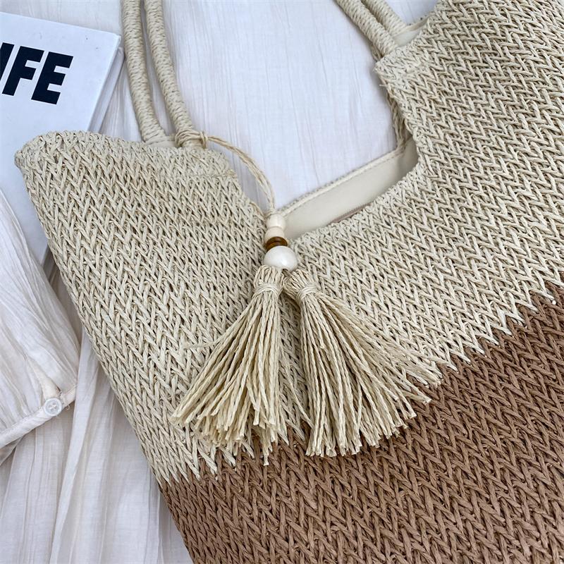 Woven Straw Tote Bag for Women Summer Beach Handbag with Tassel Decor Fashion Casual Carryall