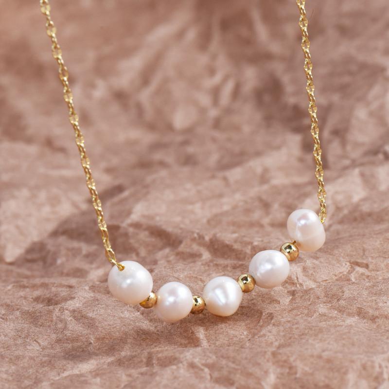 Elegant Pearl Pendant Choker Necklace For Women Featuring Stylish Baroque Design