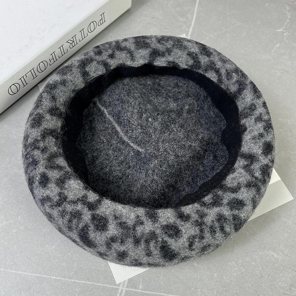 Korean beret autumn and winter new fashion casual warm woolen hat painter trend leopard print versatile bud