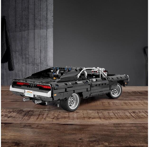 LEGO Technic 42111 Dodge Charger Home