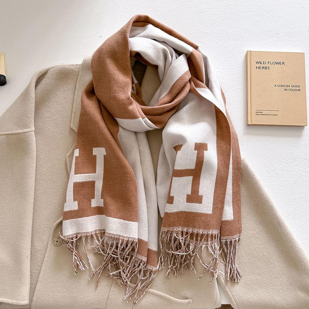 Herbst und Winter neuer Jacquard-Schal aus Imitatkashmir Damen verdickter warmer langer Fransen-Temperamentschal vielseitiges Schultertuch