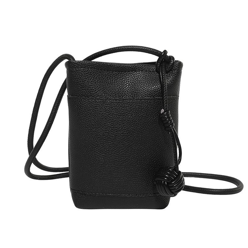 Small bag women s new women s bag casual fashion shoulder messenger bag women s solid color small square bag mobile phone bag