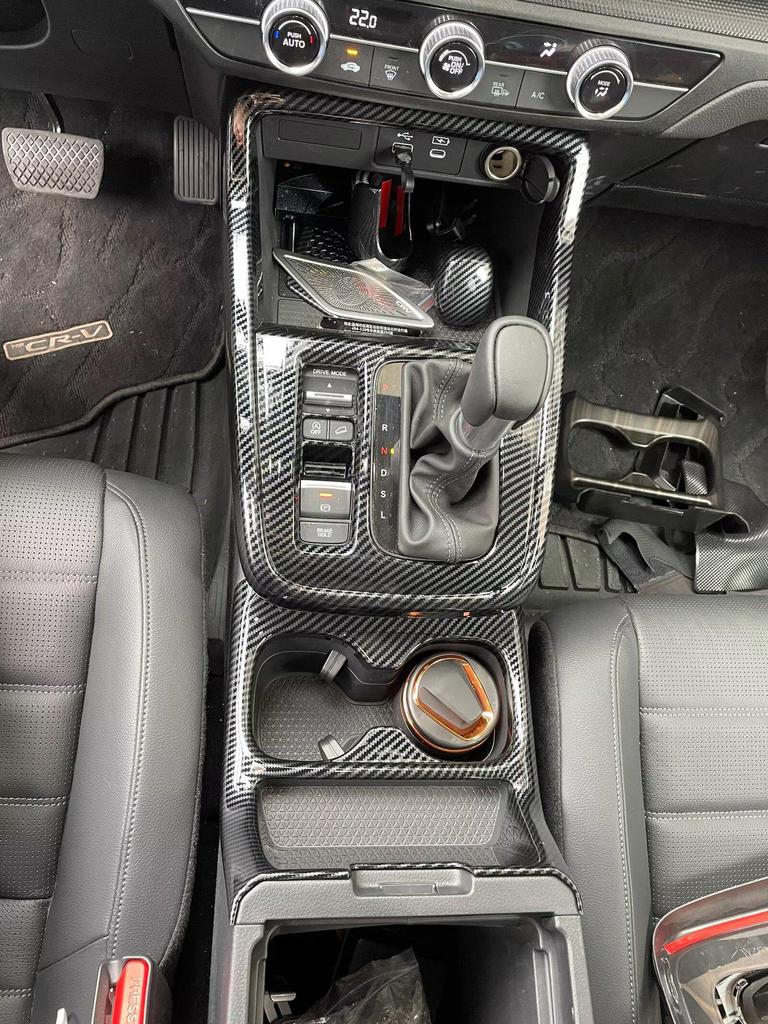 Compatible Accessories for 2023 Honda CR-V: Gear Shift Knob, Air Vent, Headlight Adjustment, Front Reading Light, Cigarette Lighter.