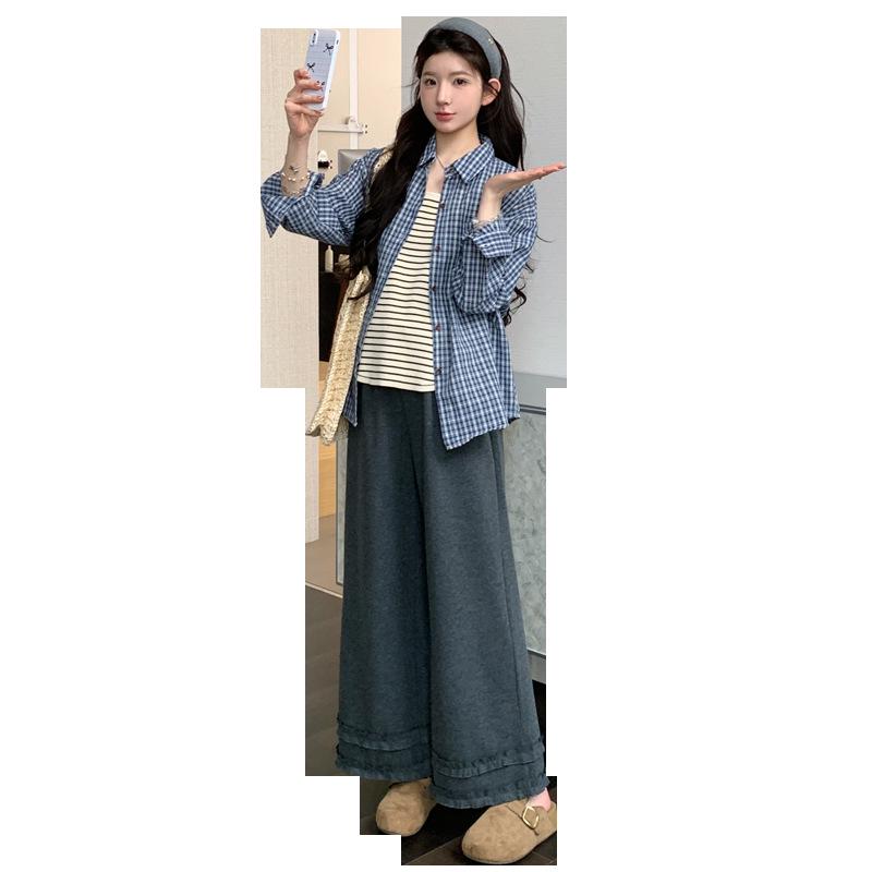 Spring 2026 Maternity Fashion: Plaid Shirt, Striped Vest & Wide-Leg Pants Set