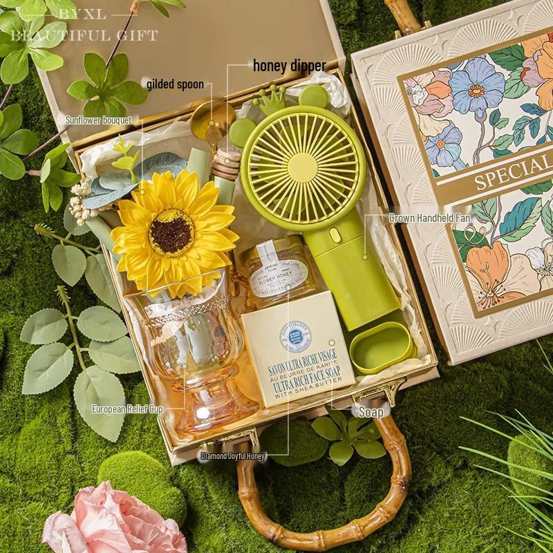 Secret Garden Women s Day Gift Set