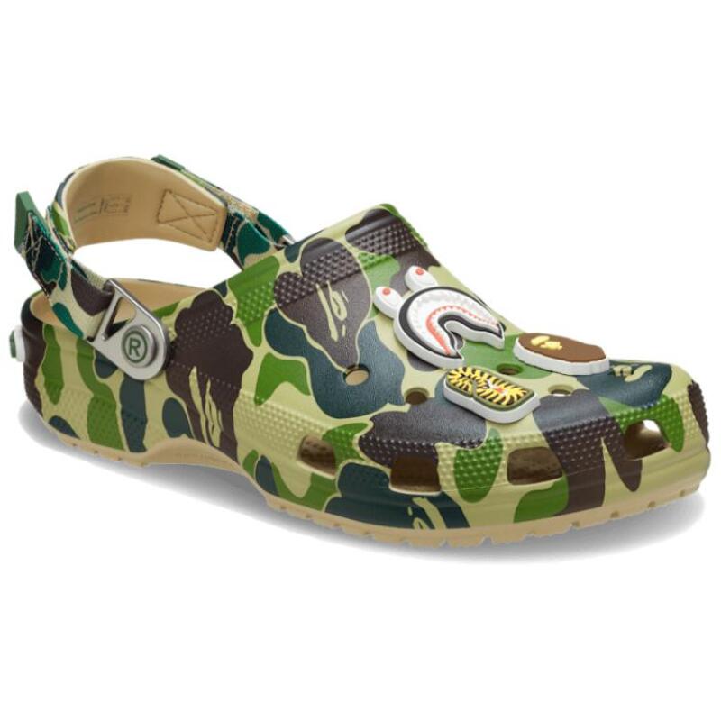 A BATHING APE x Crocs Classic clog camouflage print comfortable and versatile hole shoes for men and women in brown