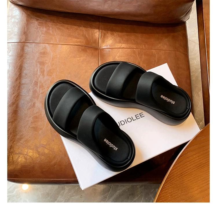 

Hong Kong fashion casual platform slippers women s outer wear summer new heightening word with soft elastic bread sandals 40
