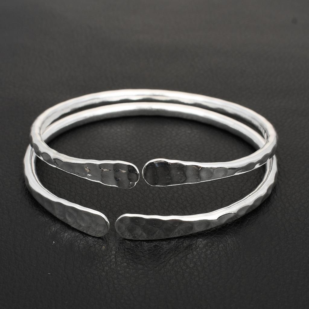2Pcs Adjustable Vintage Hammered Metal Cuff Bangle Adjustable Silver Plated Open Bracelet  Bohemian Stacking Jewelry for Women