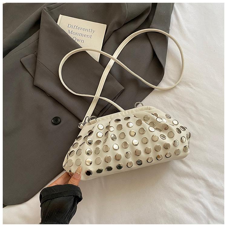 Rivet Bucket Bag 2025 Summer New Versatile Casual Shoulder Women's Bag Fashionable Exquisite Messenger Bag