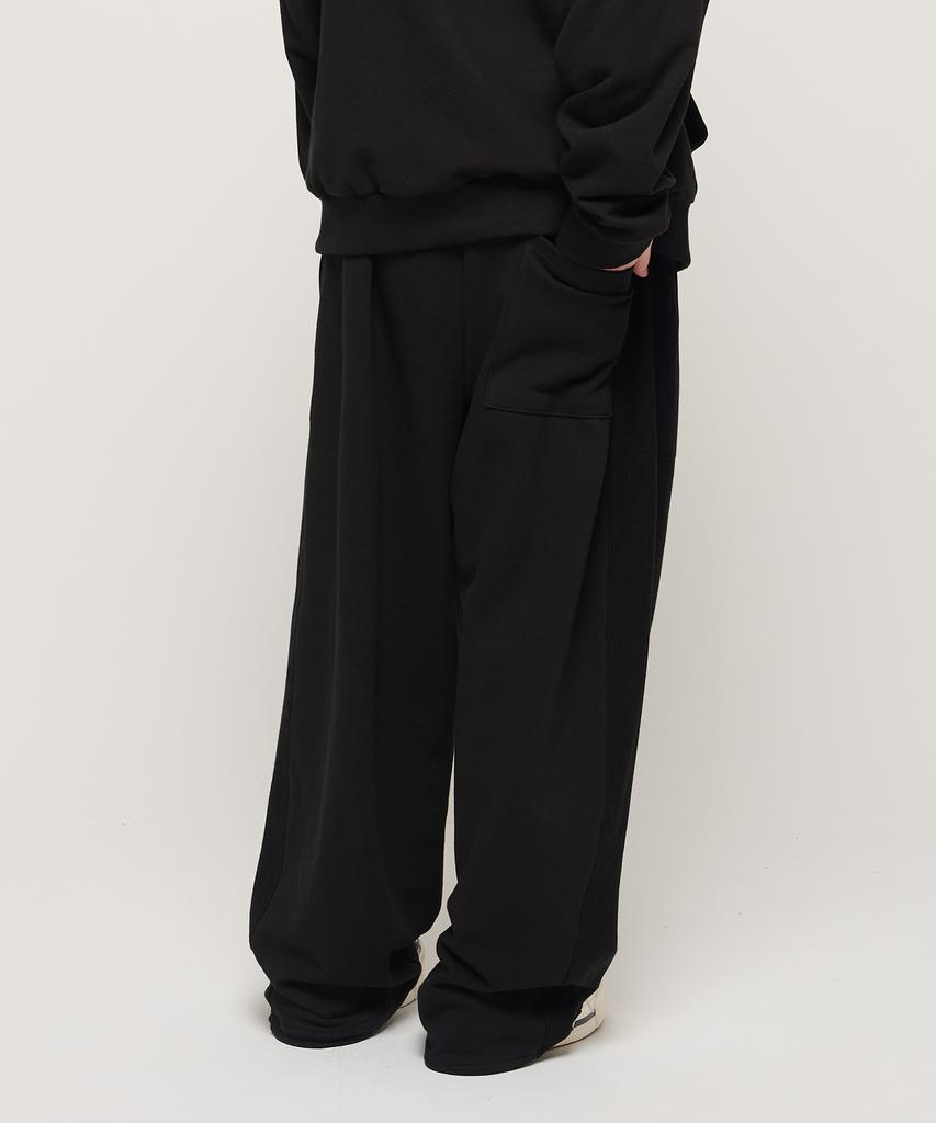 CARGOBROS Y2K Style Basic Oversized Training Pants (Black)