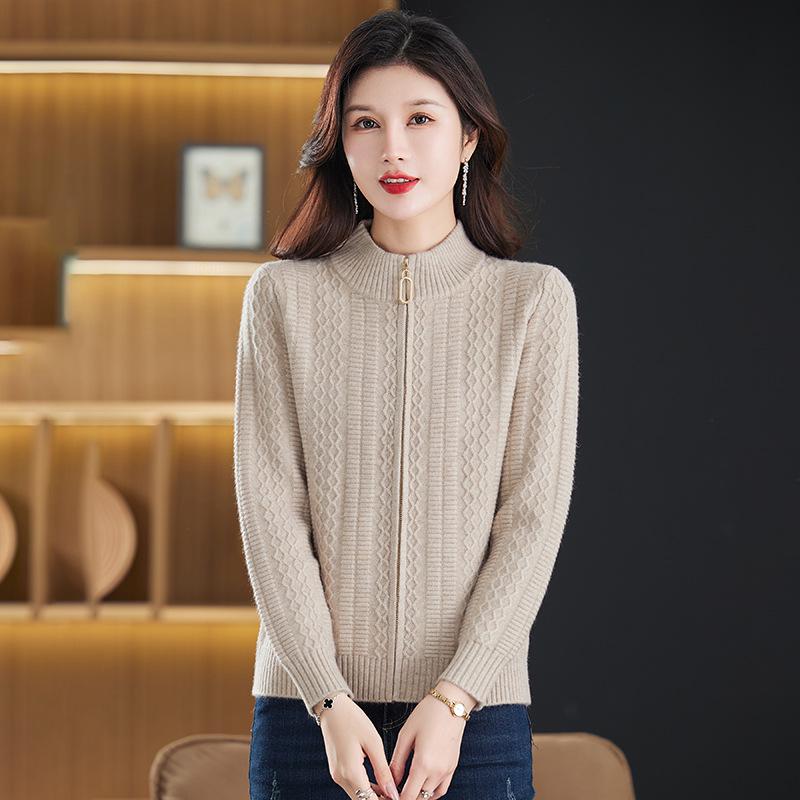 2025 Herbststil Damen Stehkragen Reißverschluss Strickjacke Pullover für Mütter mittleren Alters