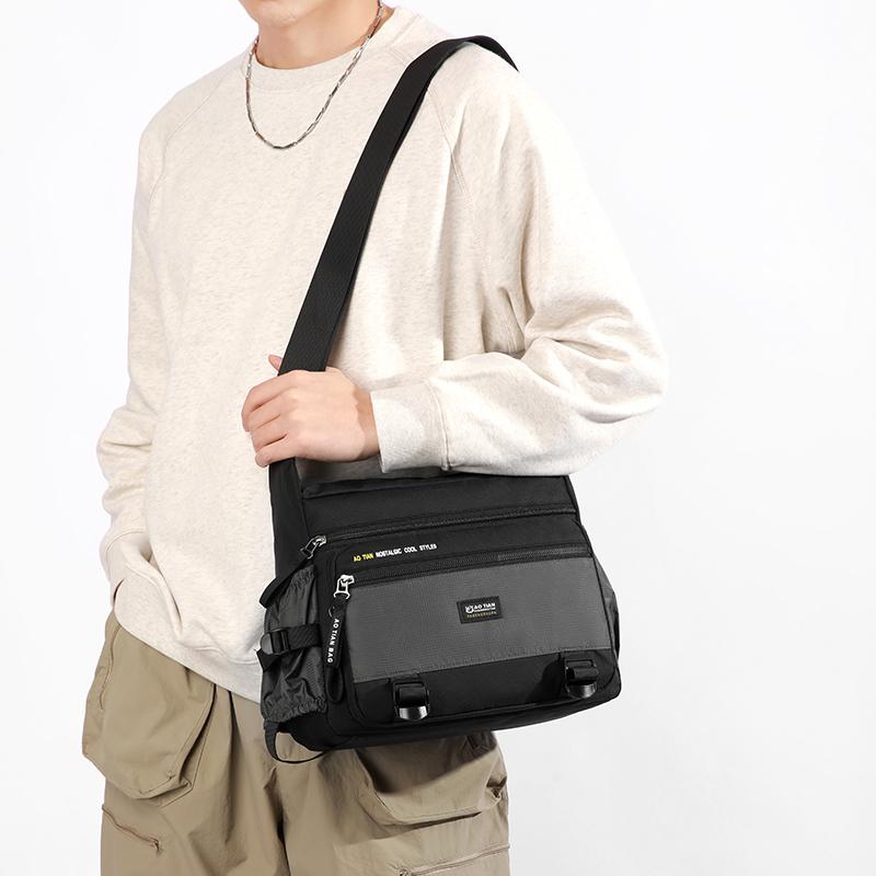 Casual Sports Men's Large Capacity Multi-compartment Shoulder Bag
