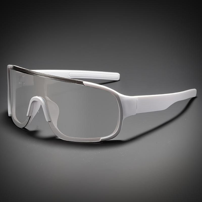 

Стильная пара очков унисекс, идеально подходящая для всех случаев жизни. Простые и универсальные, они станут идеальным подарком для подростков.