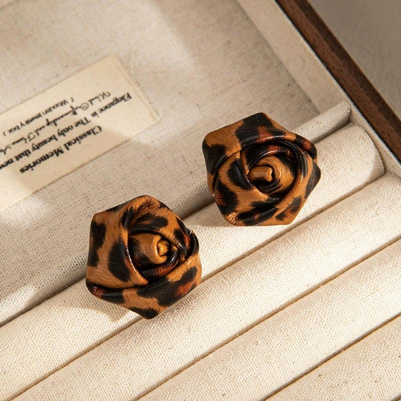 Retro Exaggerated Leopard Print Big Flower Design Earrings Fashionable Light Luxury Temperament Earrings Simple And Versatile Personalized Earrings