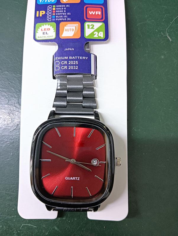 Montre à quartz A130 avec bracelet en acier