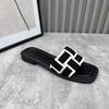 Internet Celebrity Super Fire Small Fragrant Style Slippers Female Summer Wear Fashion Fairy Style 2025 New Flat-bottomed Beach French Sandals