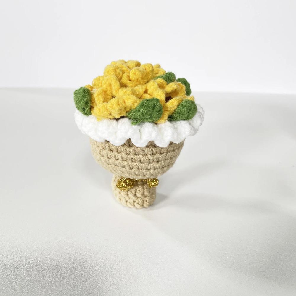 Mini Crochet Holding Flower Bouquet Ornament Valentine's Day Gift Party Decor Handmade Knitted Flowers Bouquet Home Room Decor